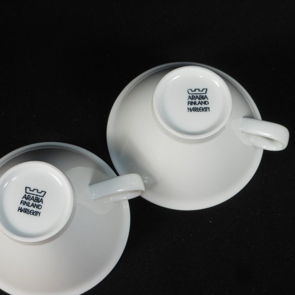 2 footed tea cups. ARABIA FINDLAND HARLEKIN - Picture 5 of 5